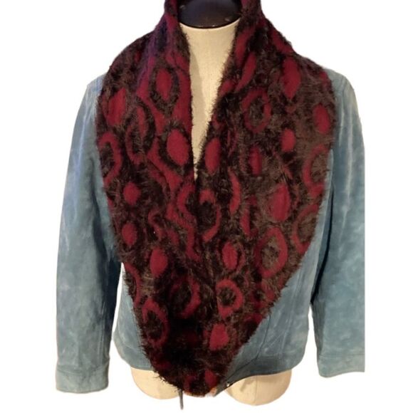 Red and black Scarf - Picture 1 of 4
